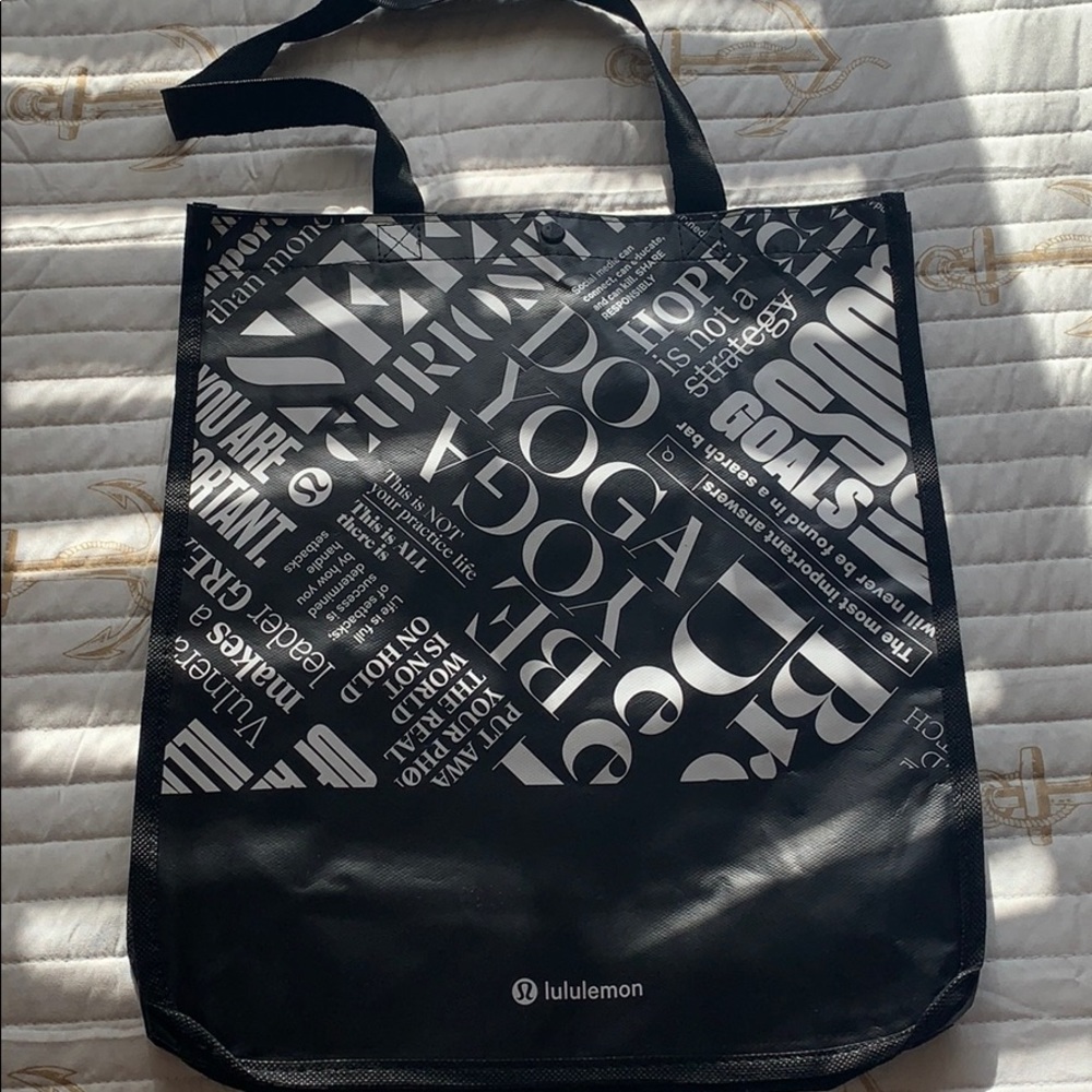 Lululemon bag
